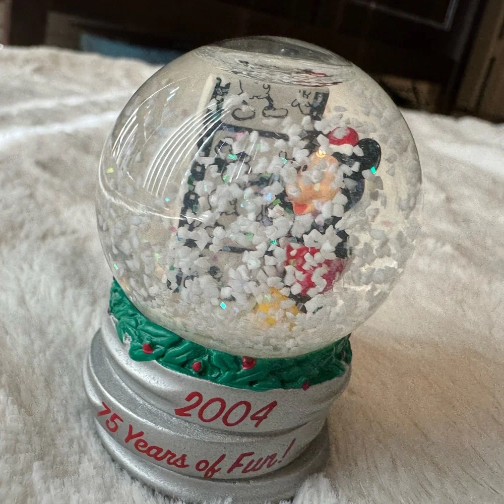 Disney Mickey Mouse 2004 Christmas Mini Snow Globe‎ JC Penney 75 Years of Fun!
